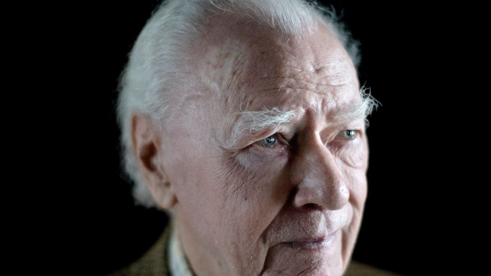 Poul Schlueter, longtime Danish prime minister, dies at 92