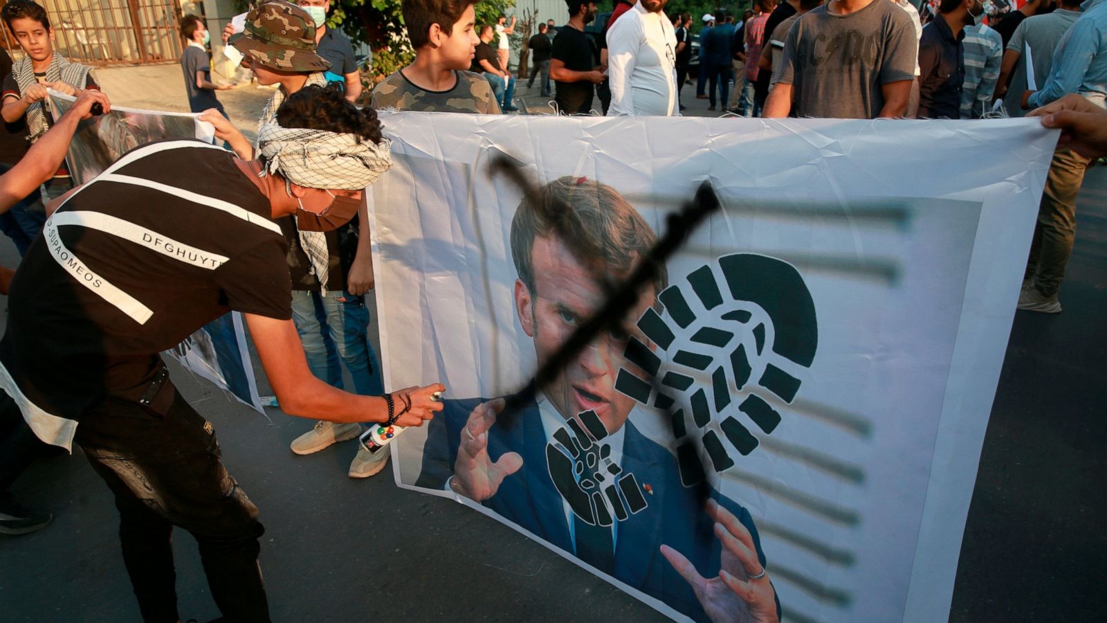 Thousands in Bangladesh protest against French cartoons - ABC News