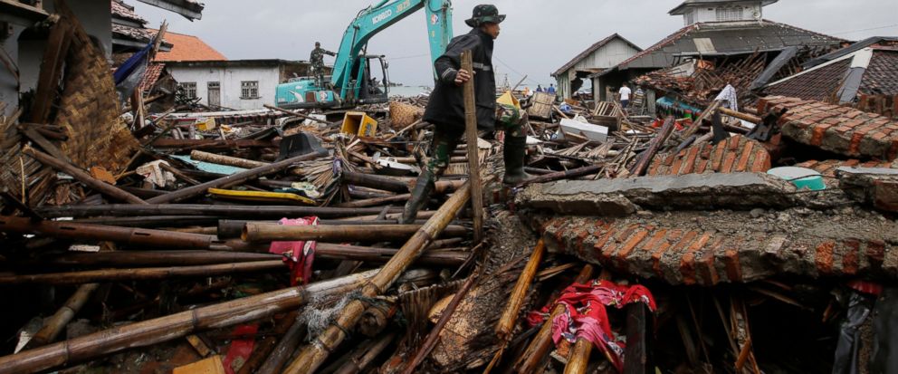 Indonesian Tsunami Death Toll Rises To 429 Many Still Missing USA Headline News