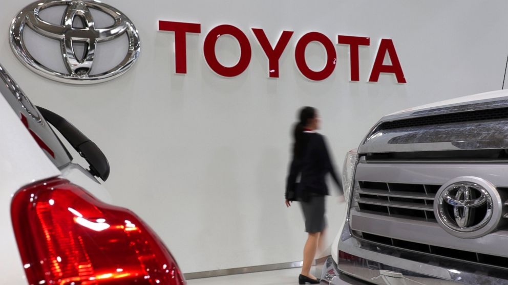 Toyota S Nissan Global Fall Short Of Volkswagen Abc News File In This May 10 2017 Photo A Visitor Walks Past