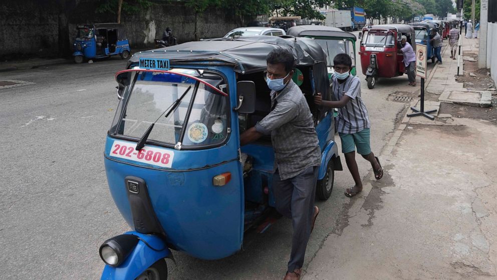 Sri Lanka's prime minister offers to meet with protesters