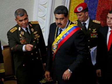 Venezuela forces clash with protesters after reported mutiny