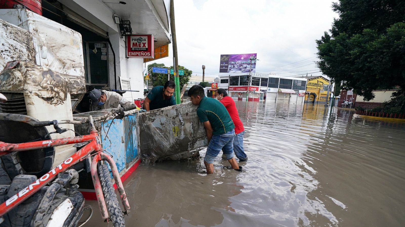 Flooding north of Mexico City leaves streets submerged - ABC News
