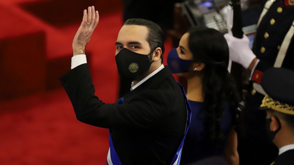 El Salvador court drops ban on presidential reelection