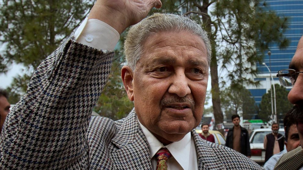 Controversial father of Pakistan nuclear bomb dies at age 85