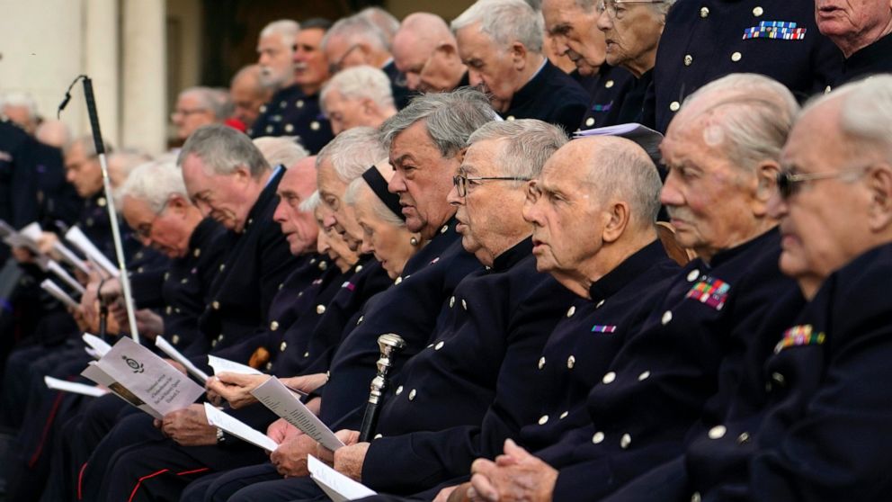 UK army pensioners remember queen who was commander in chief