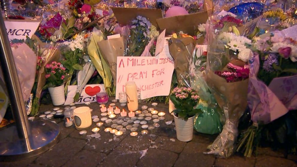 PHOTO: People attend a vigil for the victims of last week's attack at a pop concert at Manchester Arena, in central Manchester, Britain May 29, 2017.