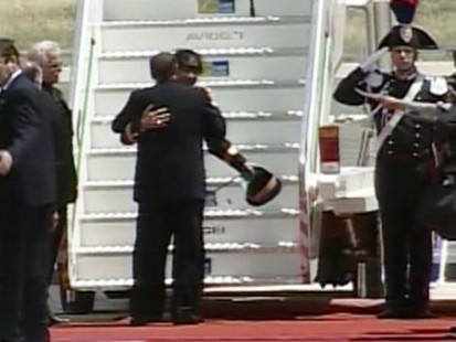 VIDEO: Moamar Ghadafi meets Silvio Berlusconi in Italy.
