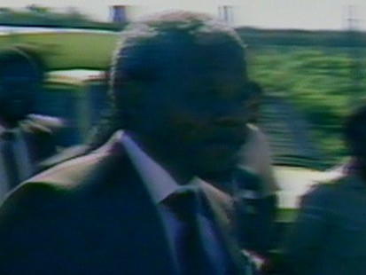 VIDEO: After more than 27 years of imprisonment, Nelson Mandela walks free.
