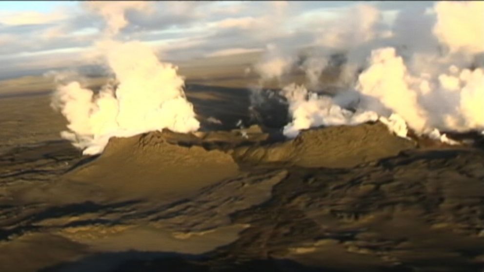 Stunning Video Shows Bird'sEye View of Iceland Volcanic Eruption ABC