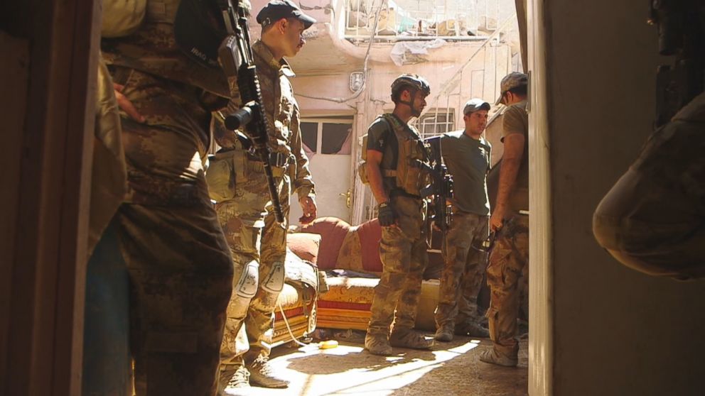 On the front lines of Iraqi forces fighting to take back Mosul with ...