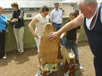 VIDEO: Crowds in Ireland insist they see the Virgin Marys image in a cut-down tree.