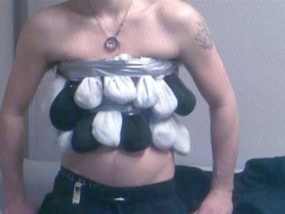 VIDEO: A man in Norway smuggles snakes under his clothes.