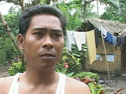 VIDEO: Philippines residents near the Mayon volcano return home to harvest crops.