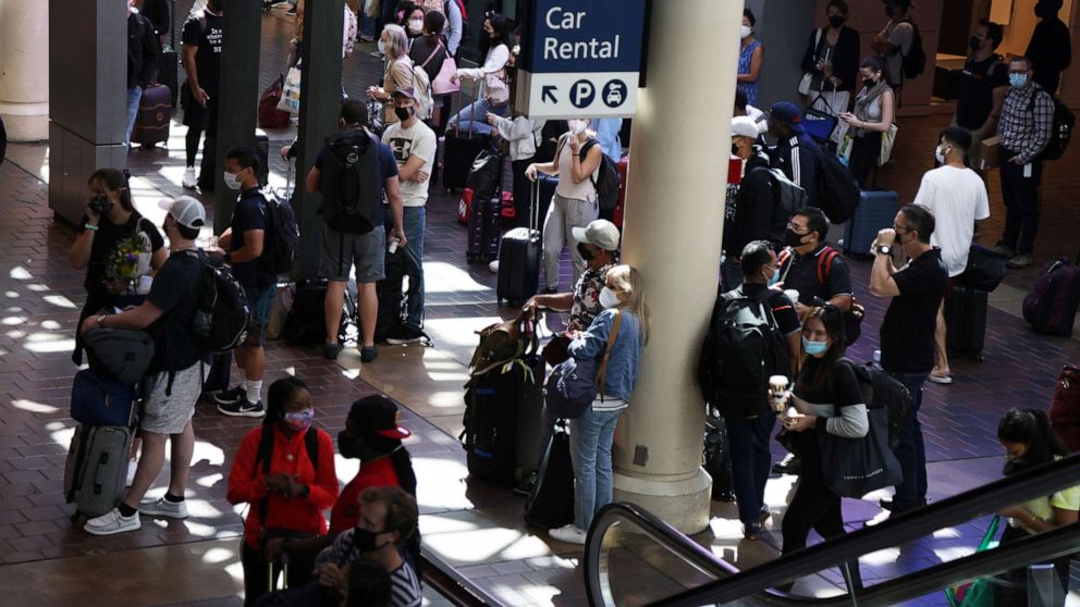 PHOTO: Passengers wait at the concourse of Union Station Sept. 3, 2021 in Washington, D.C.