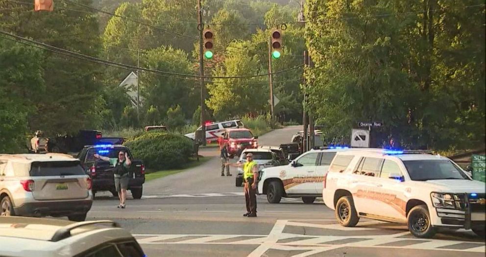 PHOTO: Police and emergency services respond to the scene of a shooting at St.Stephen's Episcopal Church in Vestavia Hills, Ala., June 16, 2022.