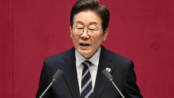 6 Americans detained for trying to send rice and Bibles to North Korea by sea: Police