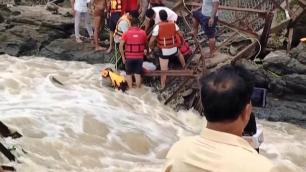 2 dead and 32 injured after a bridge collapse in India