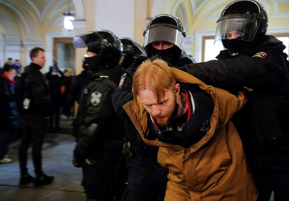 PHOTO: RuRussian law enforcement officers detain a demonstrator during an anti-war protest against Russia's invasion of Ukraine, in Saint Petersburg, Russia March 2, 2022. 