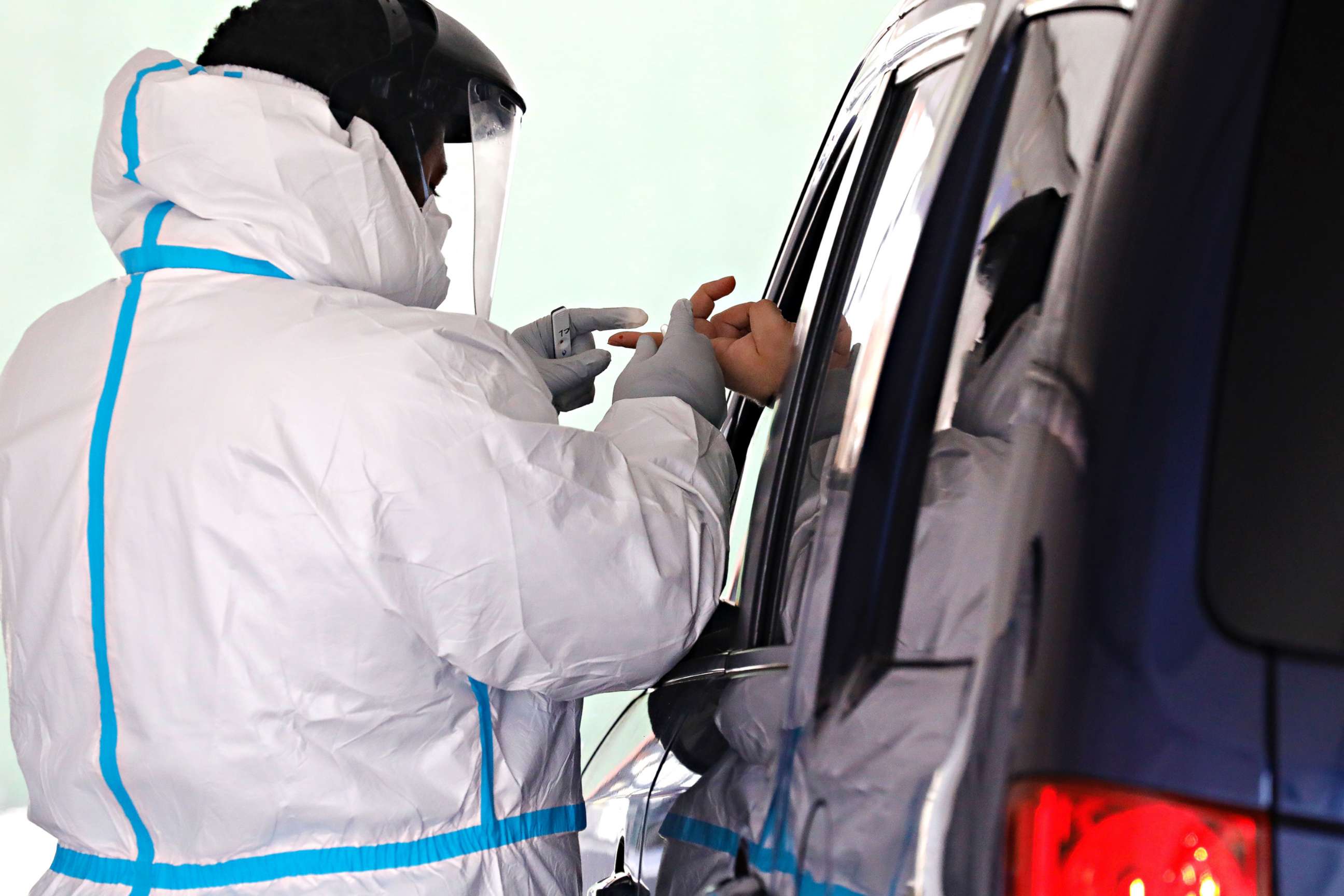 PHOTO: People receive coronavirus COVID-19 antibody testing at the Delmont Medical Care drive up test site in Franklin Square, New York, April 22, 2020.