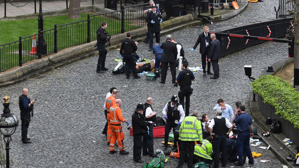 PHOTO: Emergency services attend to injured people after an incident outside the Palace of Westminster in London, March 22, 2017.