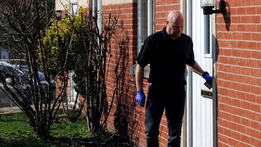 PHOTO: A police investigator leaves the house in where Khalid Masood lived, in Birmingham England, March 23, 2017.