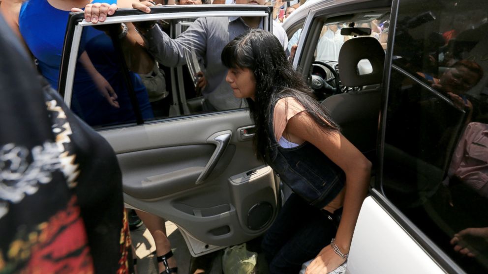 PHOTO: Alondra Diaz Garcia arrives for a court hearing in Los Reyes, Mexico, Tuesday, May 12, 2015. 