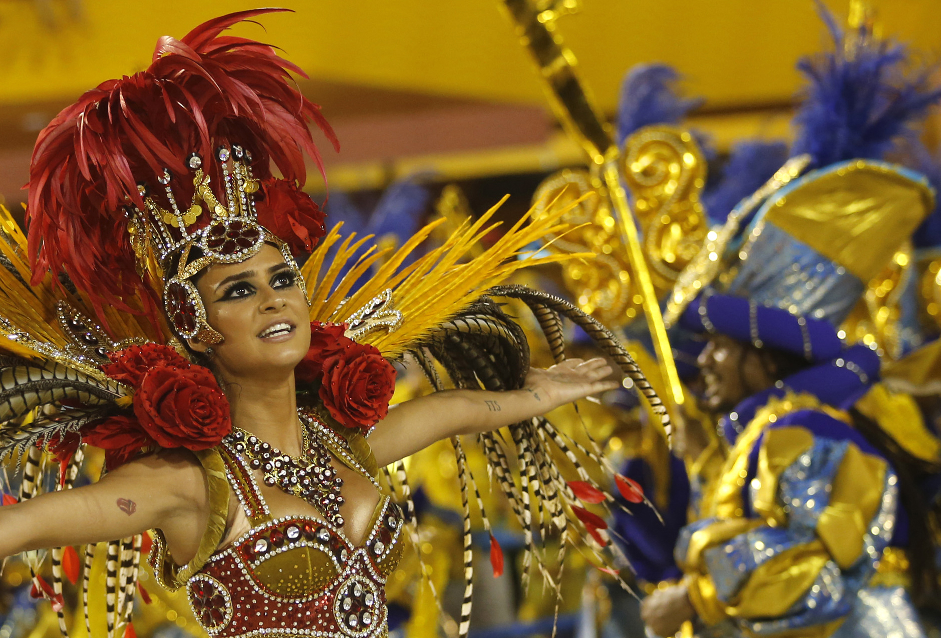 Karnaval. Самба Рио де Жанейро. Карнавал в Бразилии. Маскарад в Рио де Жанейро. Бразильский карнавал Самба.