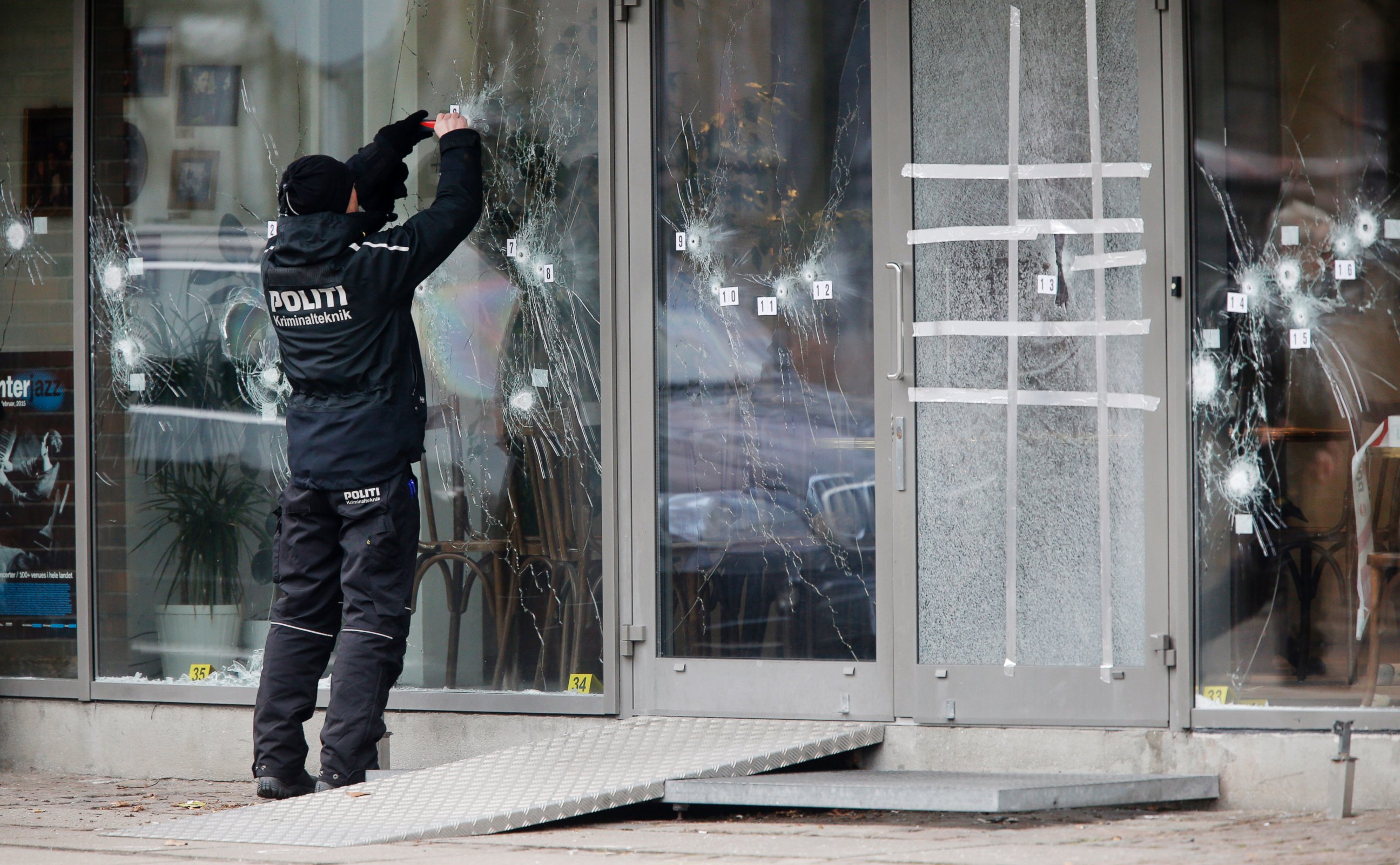 PHOTO: A police investigator works at the scene of a shooting that occurred the day before at a free speech event in Copenhagen, Feb. 15, 2015. 