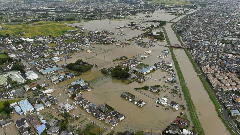 Dramatic Photos From The Raging Floods In Japan Abc News