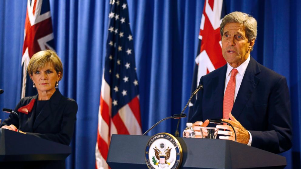 U.S. Secretary of State John Kerry, right, speaks beside Australian Foreign Minister Julie Bishop during a news conference in Boston, Oct. 13, 2015.