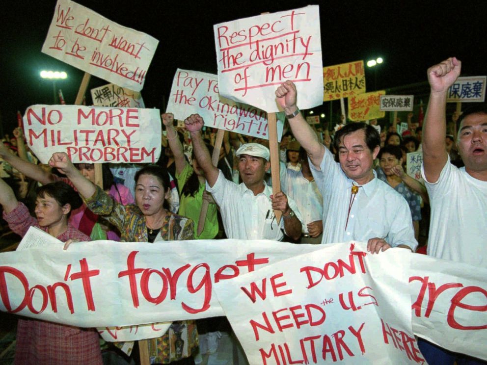 PHOTO: Members of Japanese Teachers Union demonstrate in Ginowan, Okinawa, Oct. 5, l995.