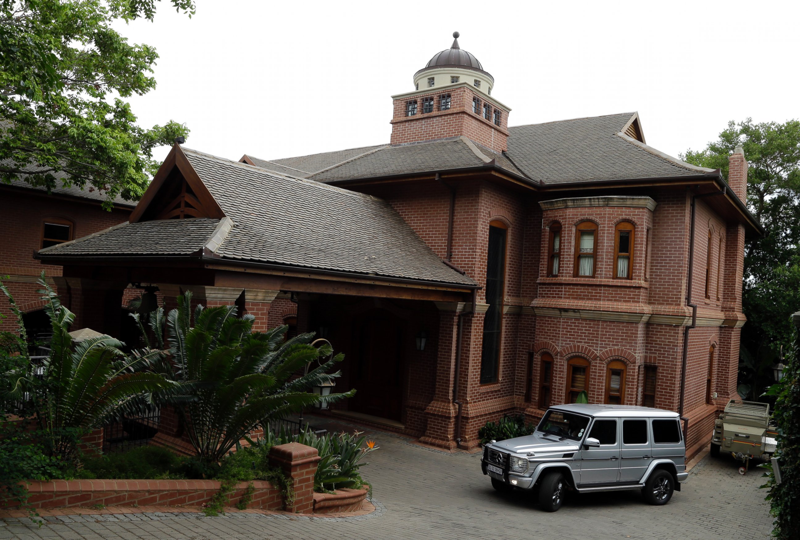 PHOTO: The house of Oscar Pistorius's uncle stands in Pretoria, South Africa, Tuesday, Oct. 20, 2015.  A spokeswoman for Oscar Pistorius' family said the athlete is at his uncle's home after being released from jail to move to house arrest. 