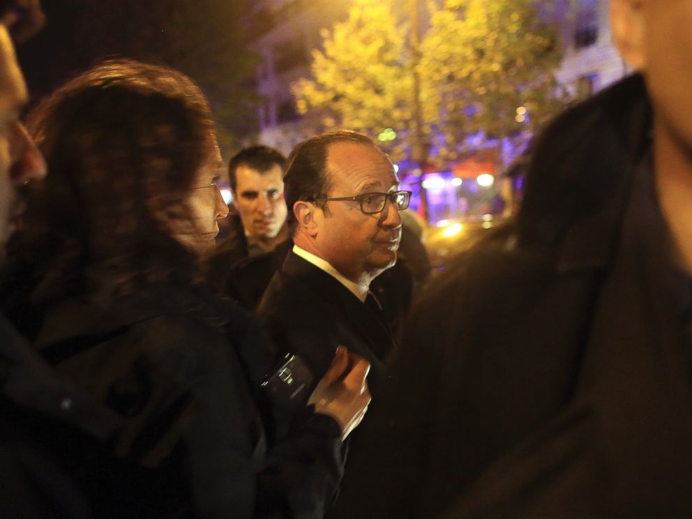 PHOTO: French President Francois Hollande arrives to visit the site of the the Bataclan theater after a shooting in Paris, Nov. 13, 2015.