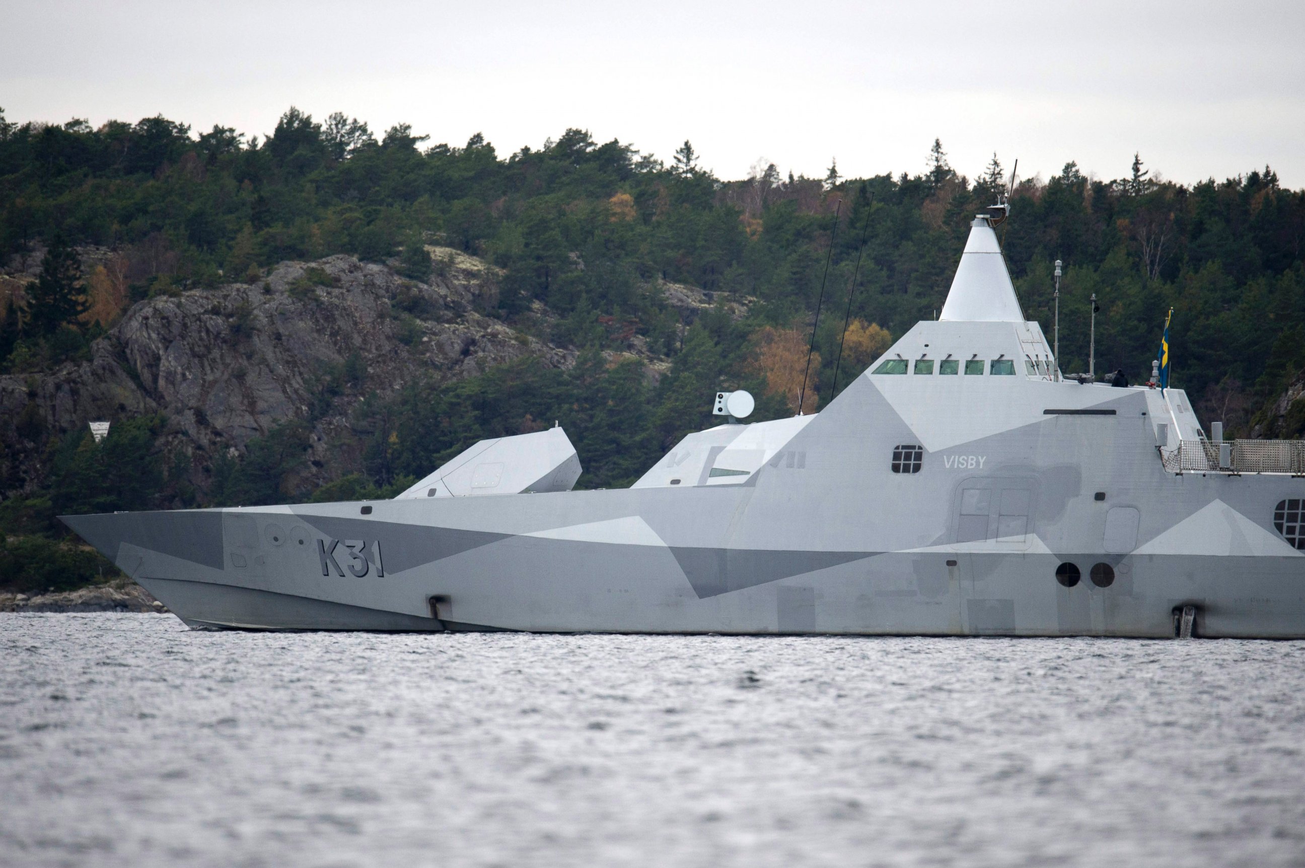 PHOTO: The Swedish corvette HMS Visby navigates on Mysingen Bay, as the search for a suspected foreign vessel enters it's fifth day in the Stockholm archipelago, Tuesday, Oct. 21, 2014.