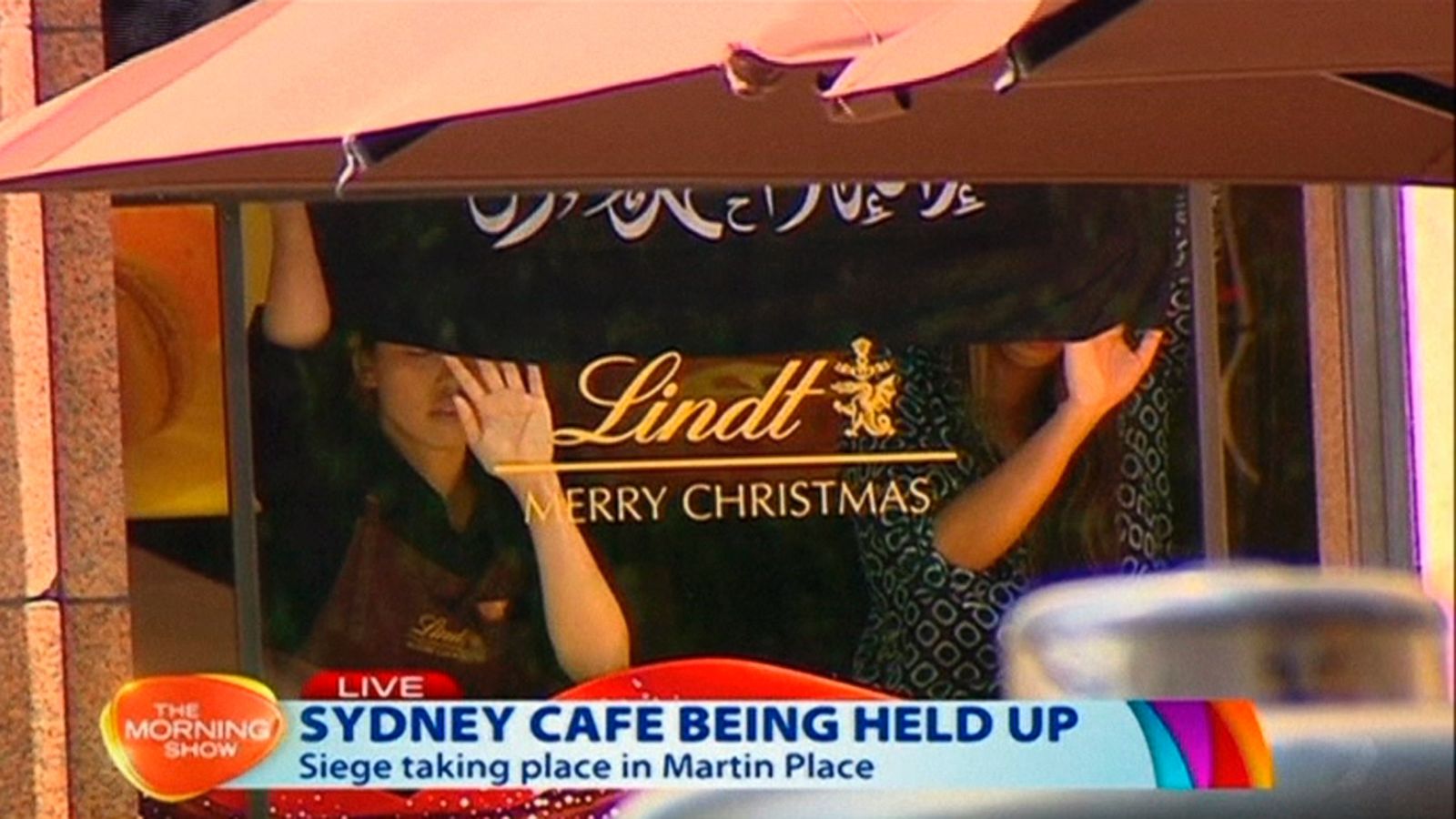 Sydney Hostage Situation 3 People Flee Lindt Chocolate Shop Abc News