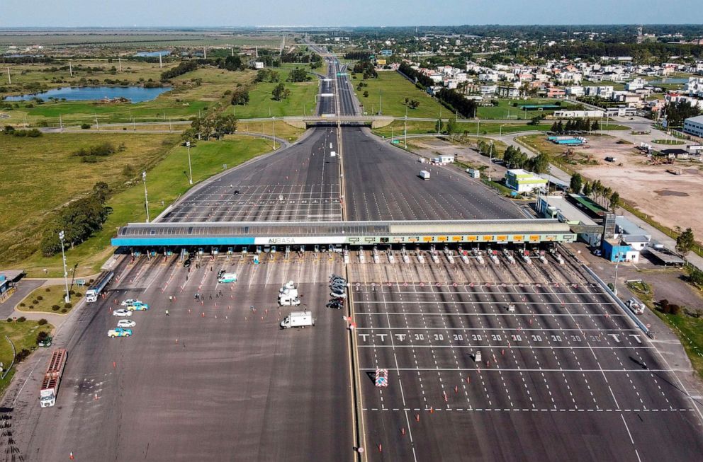 PHOTO: Few vehicles on La Plata highway in Buenos Aires, Argentina, March 24, 2020 during the outbreak of the new coronavirus, COVID-19.