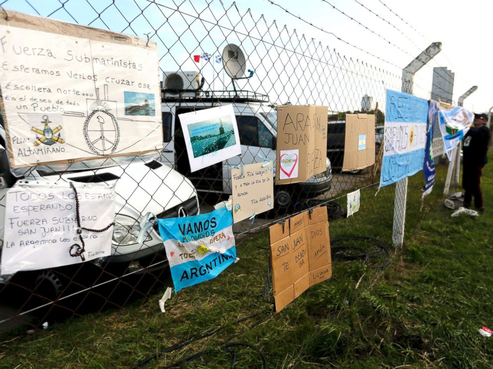 PHOTO: Signs with messages in support of the crew of the Argentine submarine ARA San Juan hang from the fence at the Navel base in Mar del Plata, Argentina, Nov. 19, 2017.