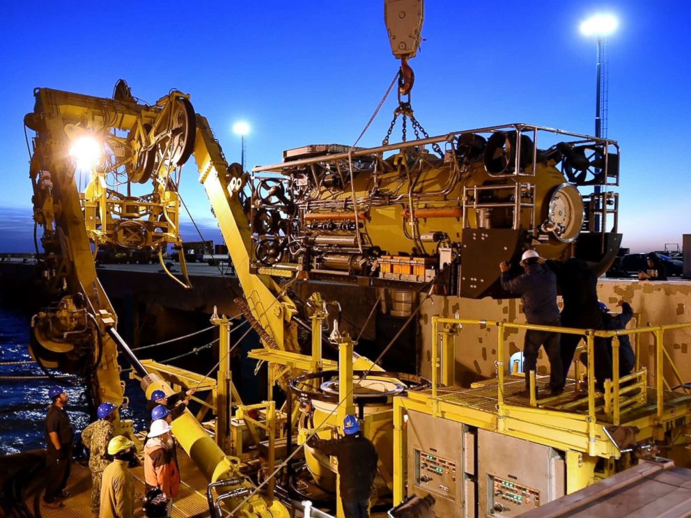 PHOTO: Workers prepare the motor vessel Sophie Siem for the installation of the Submarine Rescue Diving and Recompression System to support the search and rescue efforts ARA San Juan in Comodoro Rivadavia, Argentina, on Nov. 26, 2017.
<p itemprop=