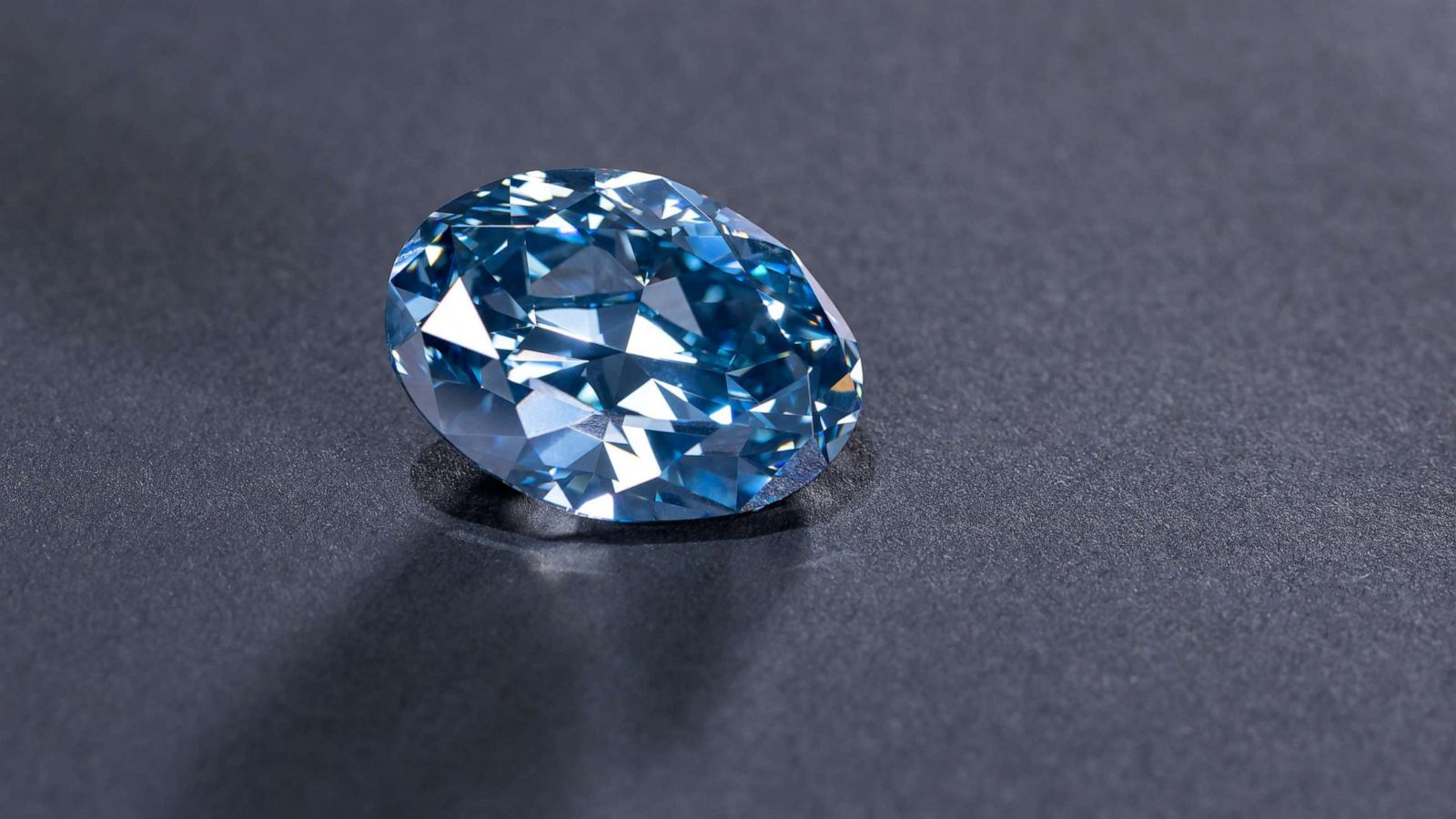 Rare 20-carat blue diamond unveiled in Botswana - ABC News