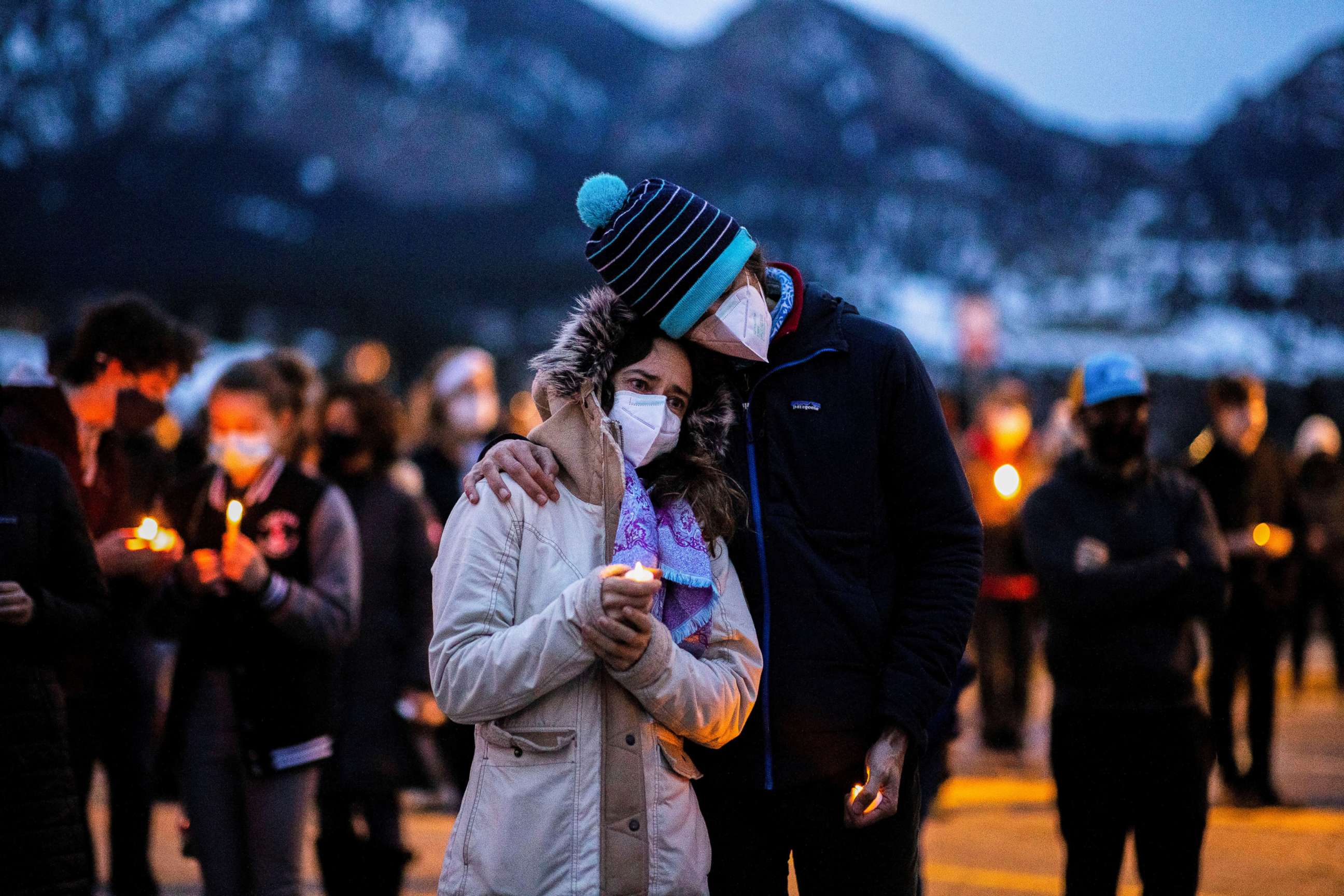PHOTO: Hundreds gather at Fairview High School for a candlelight vigil to remember the victims of a mass shooting that left 10 dead at King Soopers grocery store in Boulder, Colo., March 25, 2021.