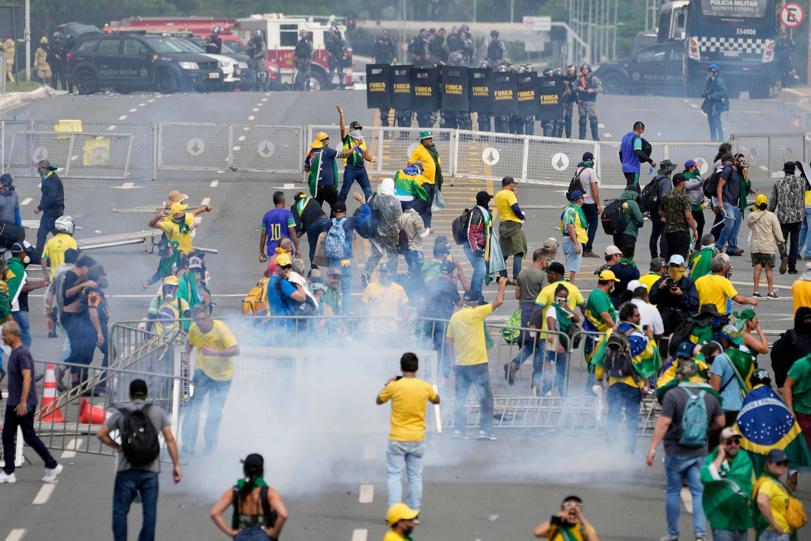 PHOTO: Protesters, supporters of former President Jair Bolsonaro, clash with police during a protest outside the Planalto Palace building in Brasilia, Brazil, Jan. 8, 2023.