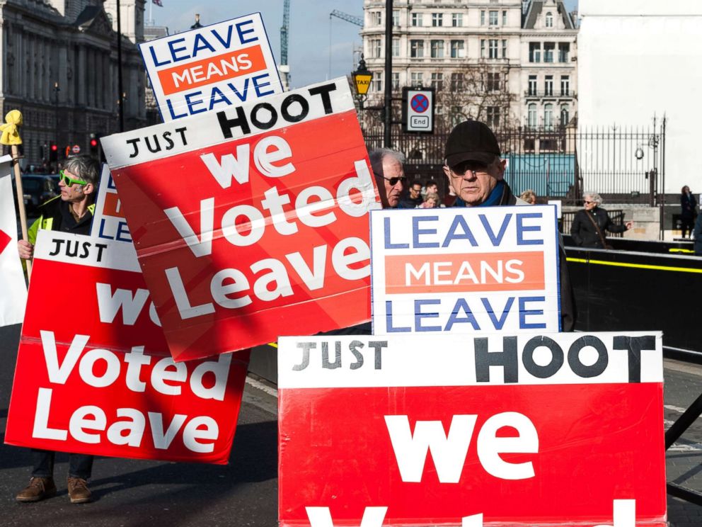 PHOTO: Pro-Brexit supporters protest outside the Houses of Parliament in London as they campaign for a no deal Brexit and swift departure from the EU on the World Trade Organisation (WTO) rules on Feb. 13, 2019.