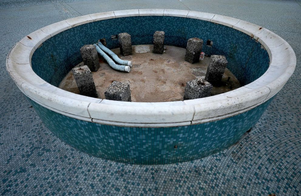 PHOTO: Fountains sit empty in the center of Cape Town, South Africa, Jan. 28, 2018.