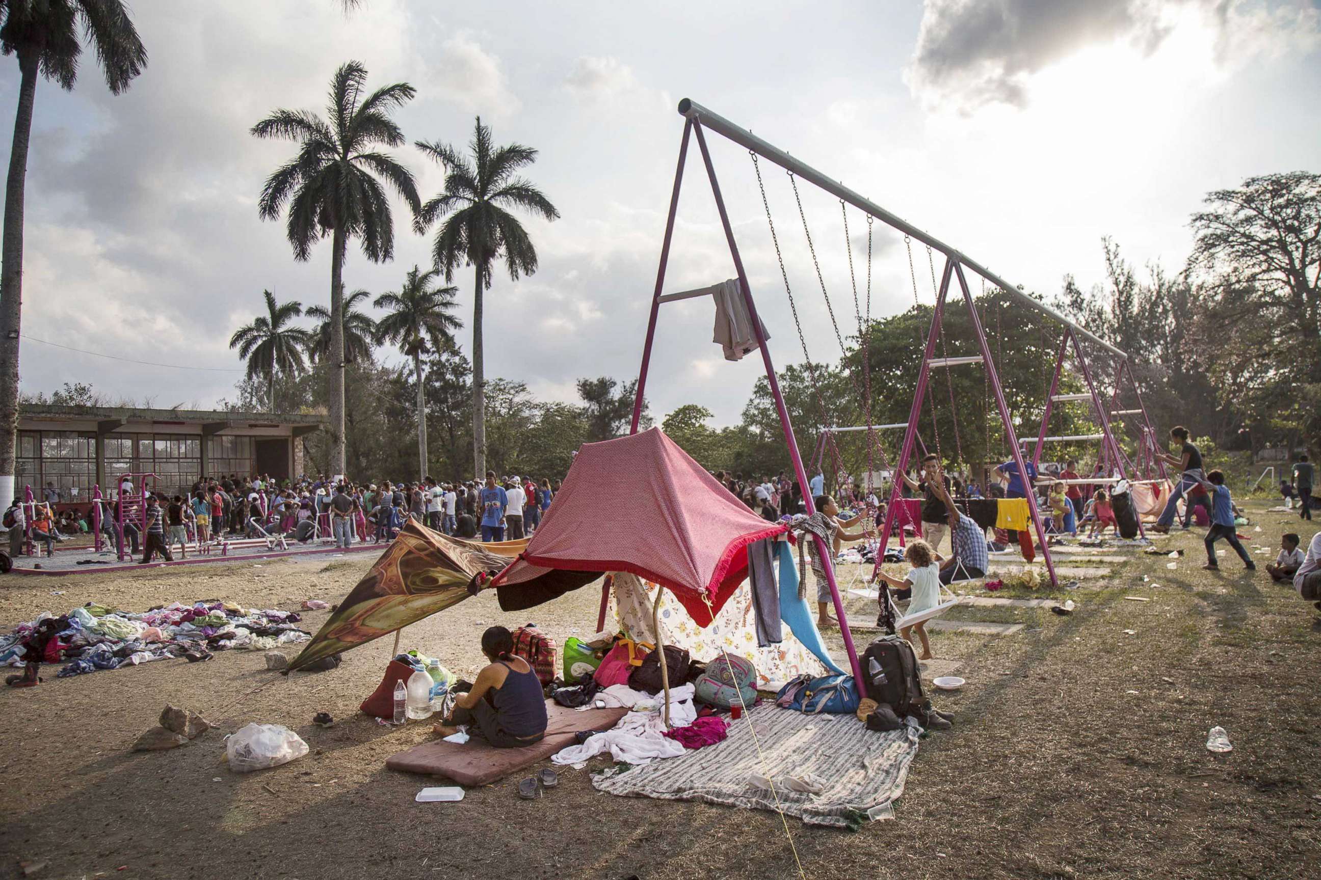 PHOTO: Central American migrants rest in the town of Nicolas Romero, in the state of Oaxaca, Mexico, April 3, 2018.