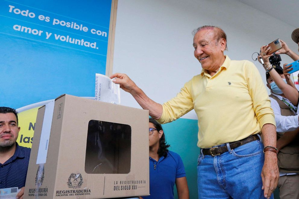 PHOTO: Colombian centre-right presidential candidate Rodolfo Hernandez, of the Anti-Corruption Rulers' League Party, casts his vote at a polling station during the first round of the presidential election in Bucaramanga, Colombia, May 29, 2022.