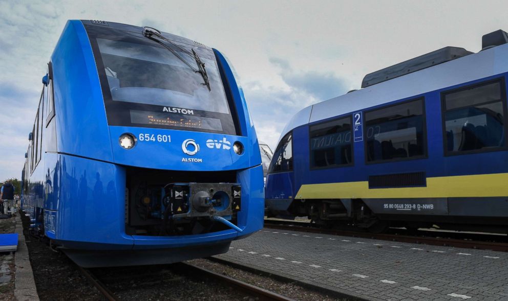 PHOTO: The world's first hydrogen-powered fuel cell train arrives after the first drive in Bremervoerde, Germany, Sept. 16, 2018.