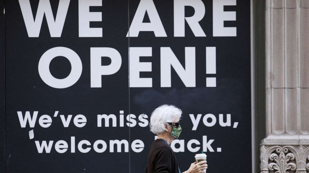 PHOTO: Restaurants re-open as people still wear their masks, amid the COVID-19 pandemic, in Los Angeles, Feb. 8, 2022.