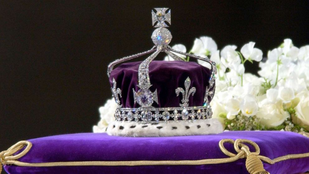 PHOTO: The Queen Mother's coronation crown with the priceless Koh-I-Noor diamond rests atop the Queen Mother's coffin.