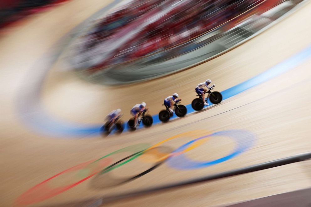 PHOTO: Team France takes part in the Women's Team Pursuit Qualifying at Izu Velodrome on August 02, 2021 in Izu, Shizuoka, Japan.